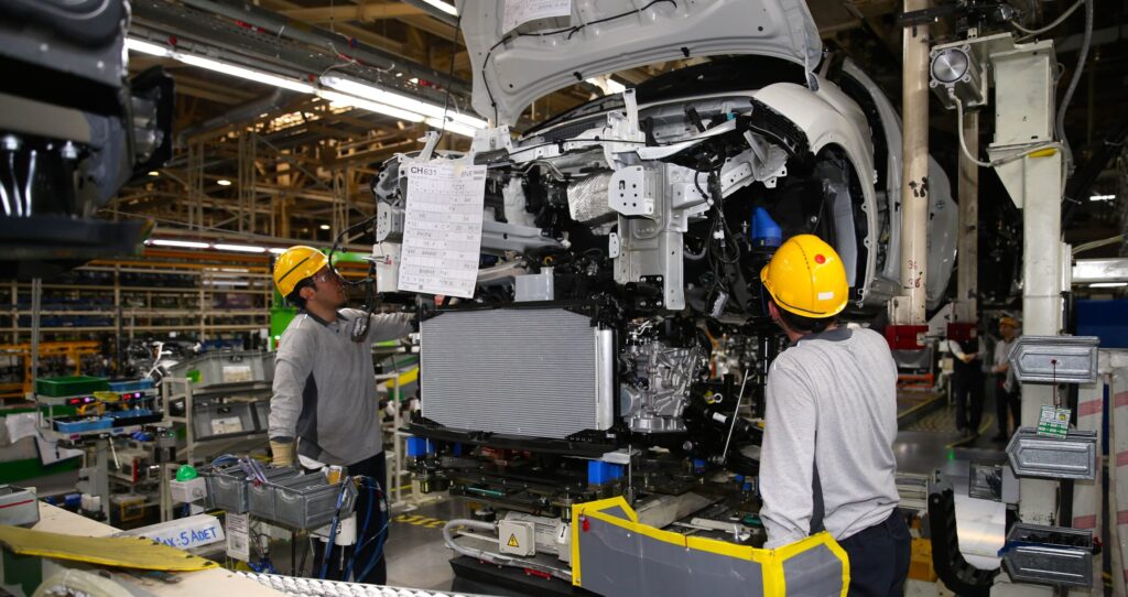 Türkiye’nin İlk Şarj Edilebilir Hibrit Otomobili Yeni Toyota C-HR, Sakarya’da Üretilecek
