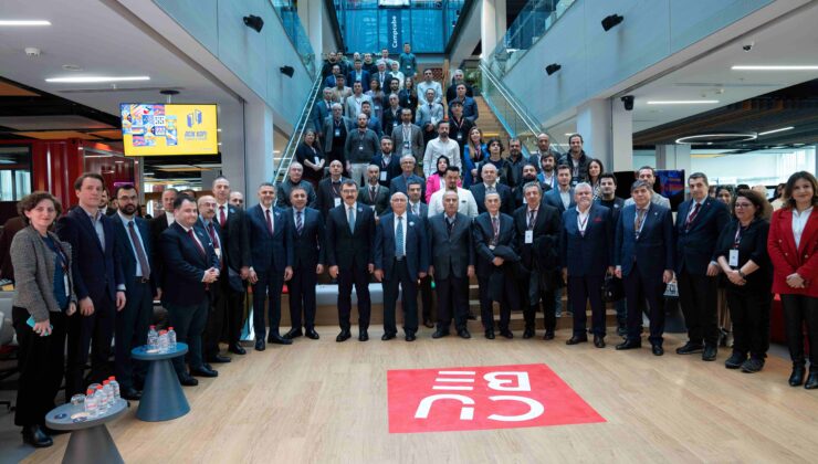 Teknopark İstanbul ve Marmara Teknokent girişimleri 9’ncu Açık Kapı etkinliğinde yatırımcılar ve iş dünyası ile buluştu