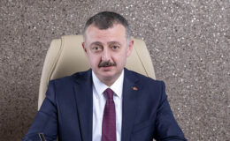 Tahir Büyükakın Kimdir?