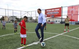 GÜMÜŞYAKA SPOR TESİSLERİ FUTBOL TURNUVASI İLE AÇILDI