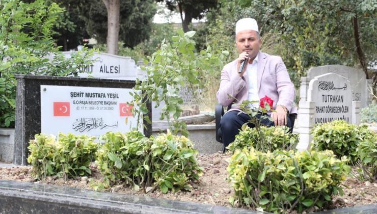 MERHUM BELEDİYE BAŞKANI ŞEHİT MUSTAFA YEŞİL KABRİ BAŞINDA DUALARLA ANILDI.