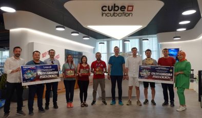 Teknopark İstanbul’un kuluçka merkezi Cube Incubation’un girişimcilerine TEKNOFEST Ankara’da ödül