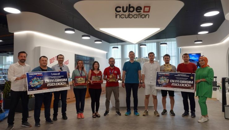 Teknopark İstanbul’un kuluçka merkezi Cube Incubation’un girişimcilerine TEKNOFEST Ankara’da ödül