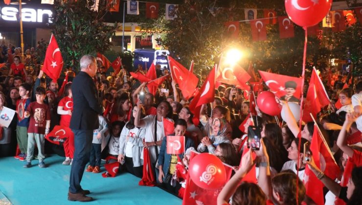 Eyüpsultan’ın dört bir yanında Cumhuriyetin 100. yılı coşkusu