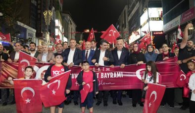 ÜMRANİYE’DE CUMHURİYETİN 100. YILI COŞKUYLA KUTLANDI