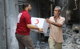 Türk Kızılay Gazze’deki Ekibiyle Sivillere Yardım Ediyor