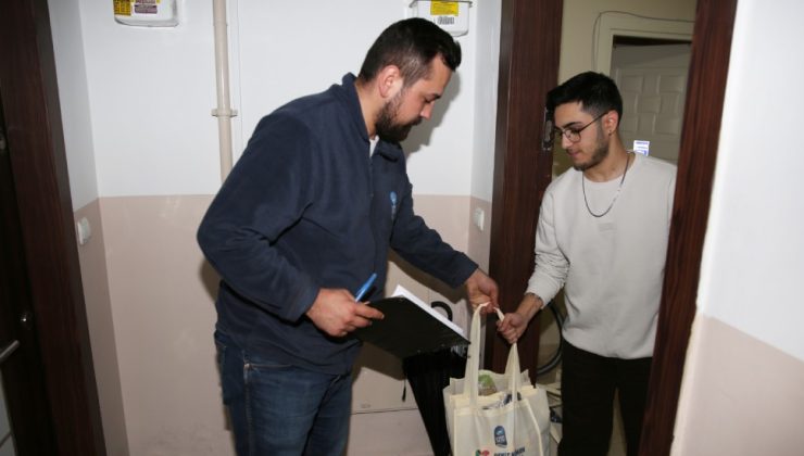 Eyüpsultan Belediyesi üniversite öğrencilerinin yanında