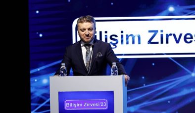 T.C. Sanayi ve Teknoloji Bakanlığı Bakan Yardımcısı Zekeriya Çoştu, kamu sektöründeki atılımın itici gücü bilişim sektörü dedi