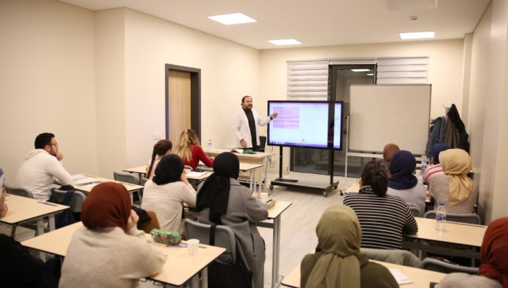 Eyüpsultan Belediyesi: Gençler kariyer planlarını Genç Akademi’yle inşa ediyor
