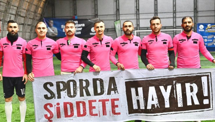 Gaziosmanpaşa Belediyesi Kurumlar Arası Spor Şöleni Finalinde Takımlar Hakem Formasıyla Sahaya Çıktı
