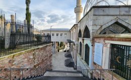 Aziz Mahmud Hüdayi Hazretleri Türbesi ve Camii Her gün Binlerce Kişi Tarafından Ziyaret Ediliyor