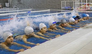 GAZİOSMANPAŞA’DA YÜZME BİLMEYEN KALMASIN