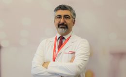 BOYUNDA ELE GELEN KİTLE, AĞIZDA YARA VE SES KISIKLIĞI KANSER HABERCİSİ OLABİLİR!