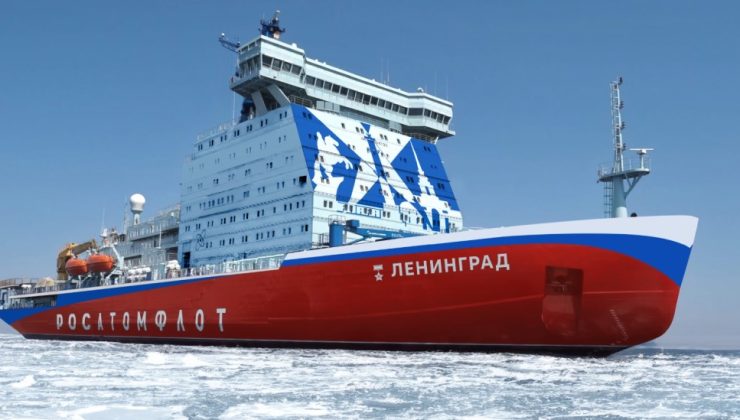 Rusya, Leningrad Buzkıranı’nı suya indirdi 