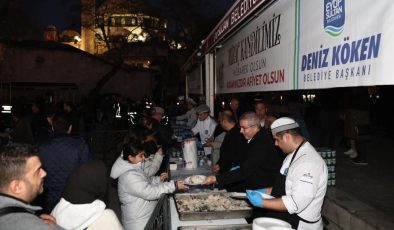 Miraç Kandili Eyüp Sultan’da dualarla ihya edildi