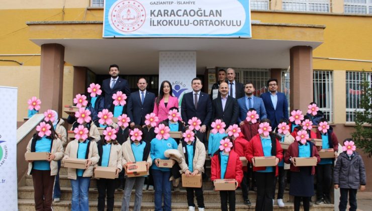GAGİAD’dan öğrencilere anlamlı destek