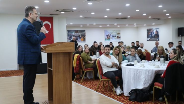 Gaziosmanpaşa Belediye Başkanı Hasan Tahsin Usta, Kuaför Esnafını Ağırladı