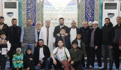 KÂĞITHANE’DE GENÇLİK UYANIYOR, DUADA BULUŞUYOR