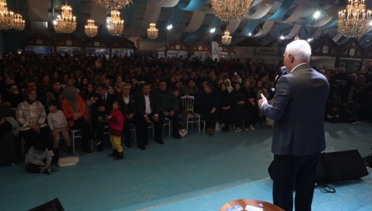 Eyüpsultan’da Nihat Hatipoğlu seminerine yoğun ilgi