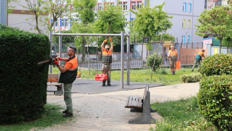 Bayrampaşa’daki parklarda bahar temizliği ve bakım çalışması yapılıyor