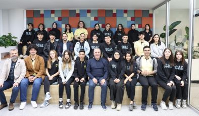 Sultangazi Belediye Başkanı Abdurrahman Dursun Gençlerle Bir Arada