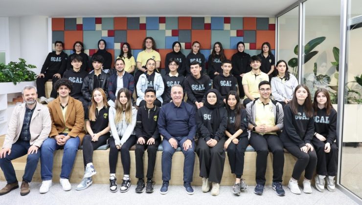 Sultangazi Belediye Başkanı Abdurrahman Dursun Gençlerle Bir Arada