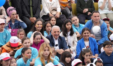 ÜMRANİYELİ ÇOCUKLAR 19 MAYIS’TA EN ŞEN FESTİVALDE DOYASIYA EĞLENDİLER