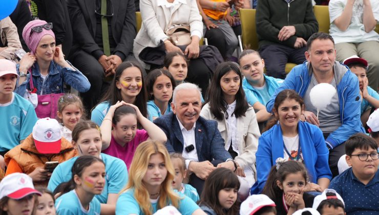 ÜMRANİYELİ ÇOCUKLAR 19 MAYIS’TA EN ŞEN FESTİVALDE DOYASIYA EĞLENDİLER