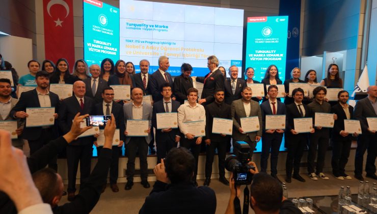 Turquality ve marka programı mezunları törende diplomalarını aldı
