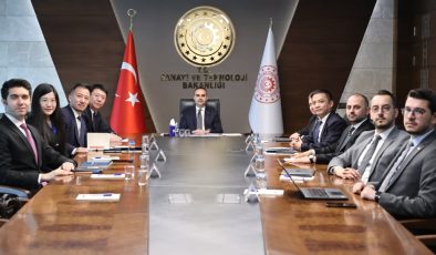 Sanayi ve Teknoloji Bakanı Mehmet Fatih Kacır Huawei heyetini kabul etti