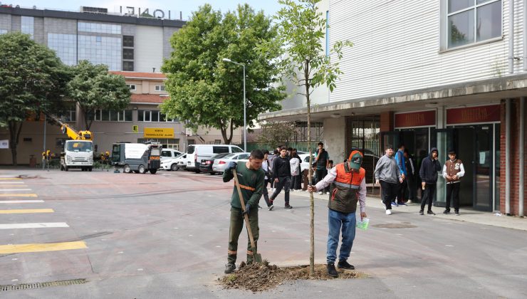 Bayrampaşa’daki okullarda bahar temizliği ve bakım çalışması