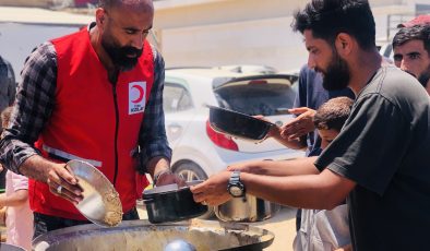 Türk Kızılay Gazze’deki kapasitesini günlük 15 bin kişilik yemeğe çıkardı