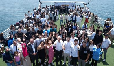 BAŞKAN YILDIRIM’DAN ÖĞRENCİLERE MEZUNİYET HEDİYESİ: İSTANBUL’DA BOĞAZ TURU