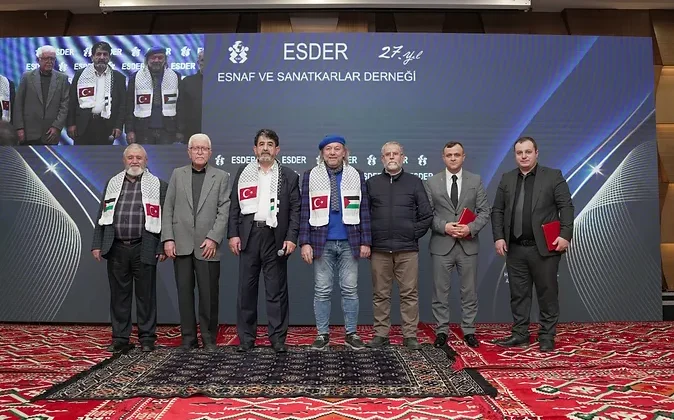 Uluslararası E-Ticaret Gala Programı Düzenlendi: Genç Girişimcilere Ödüller Verildi