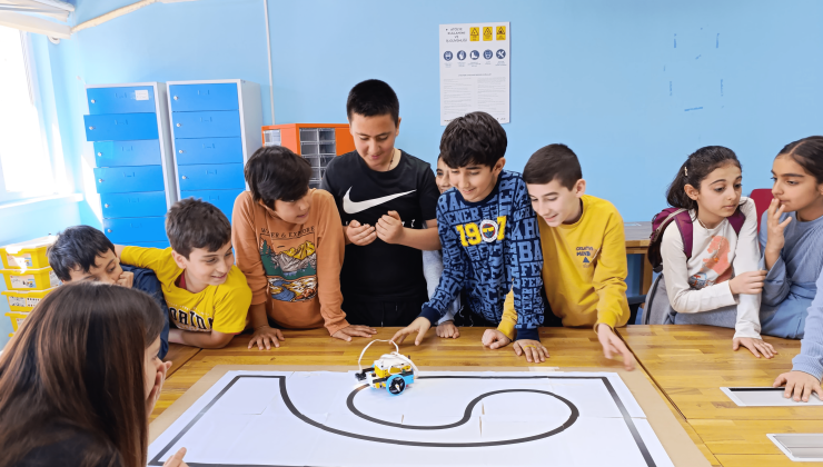 T3 Vakfı’nın Desteklediği DENEYAP Öğrencileri, Robotik ve Kodlama Proje Şenliğinde Yarıştı