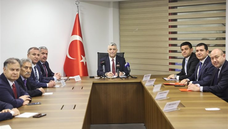 Ticaret Bakanı Bolat, Ayakkabı Sektörü Temsilcileriyle Buluştu