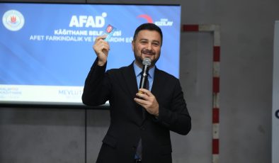KÂĞITHANE’DE ÖĞRENCİLER AFET FARKINDALIK EĞİTİMİ ALIYOR