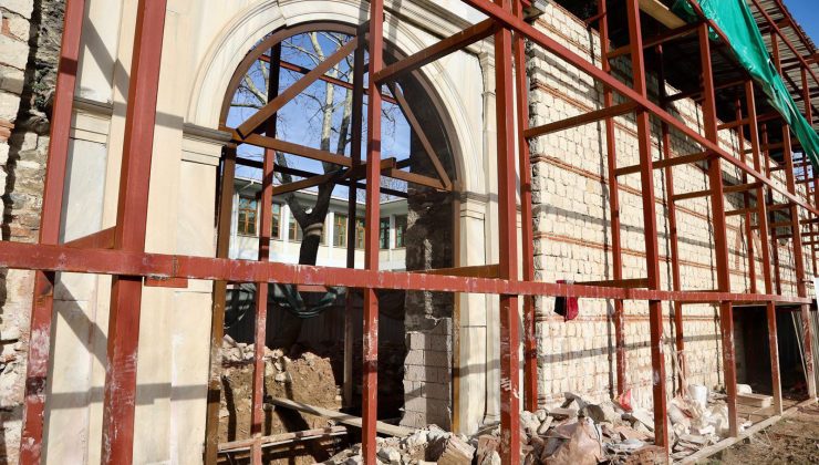 SADABAD SARAYI’NDA RESTORASYON ÇALIŞMALARI TÜM HIZIYLA SÜRÜYOR