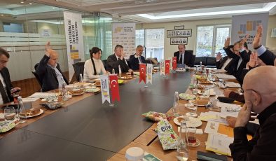 YÜF’te Güven Tazelendi: Adil Sani Konukoğlu Yeniden Başkan