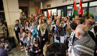 İsrail’in alıkoyduğu Global Sumud filosu aktivistleri İstanbul’a ulaştı