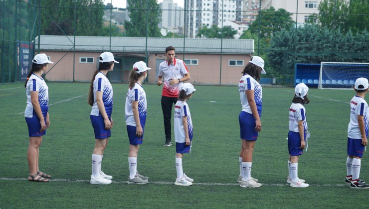Kâğıthane Yaz Spor Okulları’nda eğitimler tüm hızıyla sürüyor