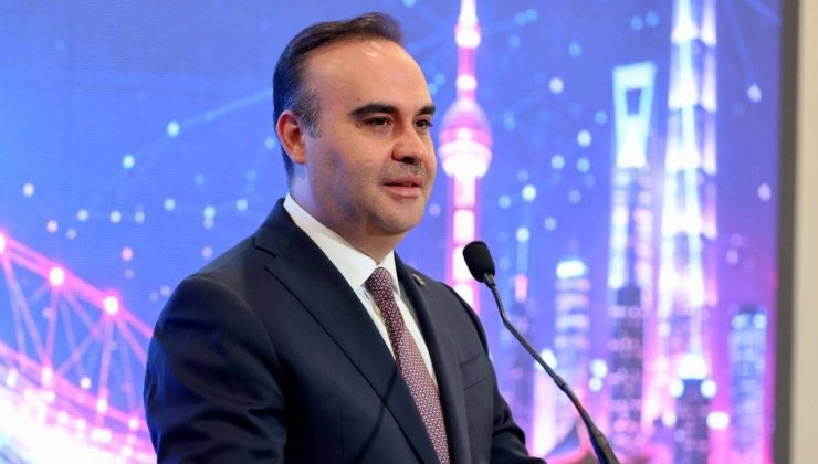 Türk bilim insanları Kuzey Kutbu’ndaki deniz buzu hattına ulaştı