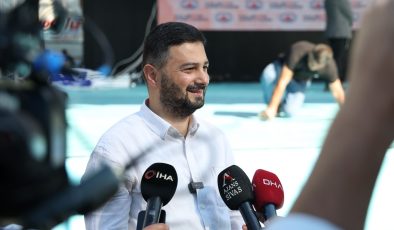 Kâğıthane’de Uluslararası Halk Oyunları Festivali kültürleri aynı sahnede buluşturdu