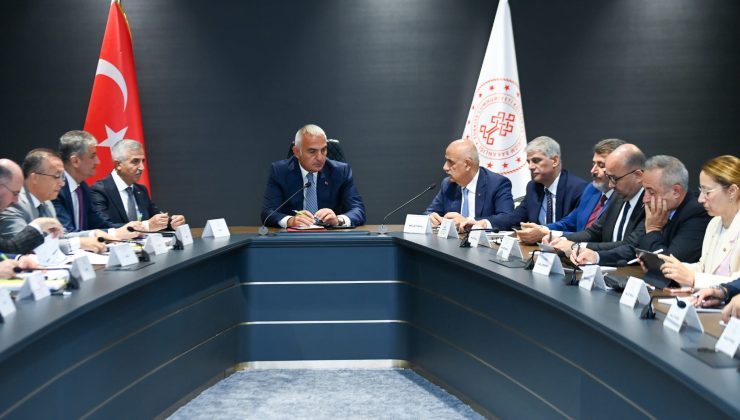 BAKAN ERSOY KAHRAMANMARAŞ’TA VALİLER, BELEDİYE BAŞKANLARI VE MİLLETVEKİLLERİNİN TALEPLERİNİ DİNLEDİ