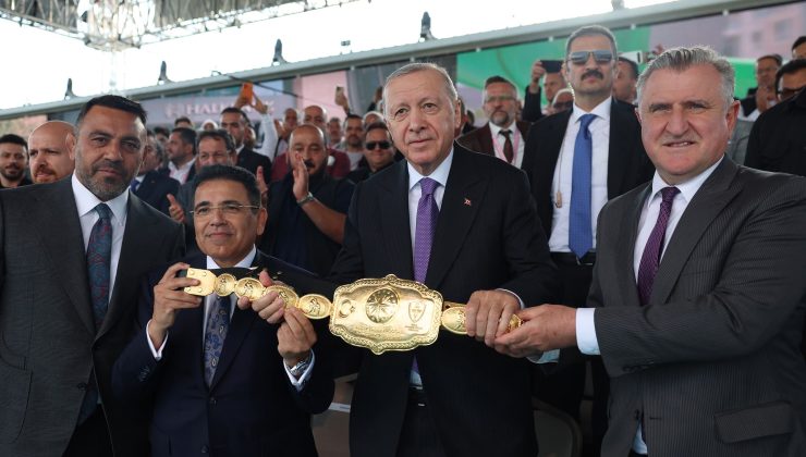 YAĞLI GÜREŞ CUMHURBAŞKANLIĞI KUPASI’NDA BAŞPEHLİVAN ORHAN OKULU OLDU