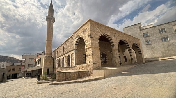 BAKAN ERSOY DUYURDU: ASIRLIK MABETLER YENİDEN CEMAATİYLE BULUŞACAK