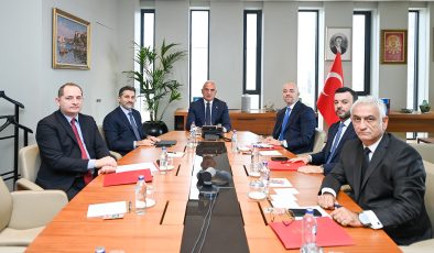 BAKAN ERSOY VE THY YÖNETİMİNDEN TURİZM ZİRVESİ