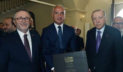 23 YILLIK EMEK, ASIRLARI AŞAN MİRAS! BURSEVÎ’NİN BAŞYAPITI KENDİ EL YAZISIYLA YENİDEN HAYAT BULDU