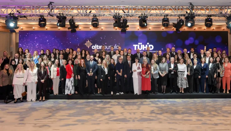 24. ALTIN PUSULA TÜRKİYE HALKLA İLİŞKİLER ÖDÜLLERİ SAHİPLERİNİ BULDU