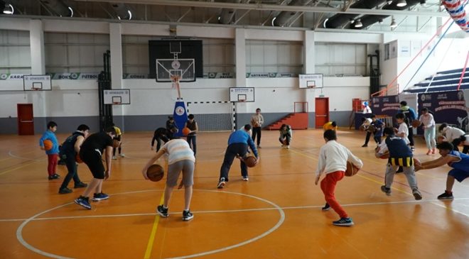 KIŞ SPOR OKULLARI ÇOCUKLARIN GELİŞİMİNE KATKI SAĞLIYOR